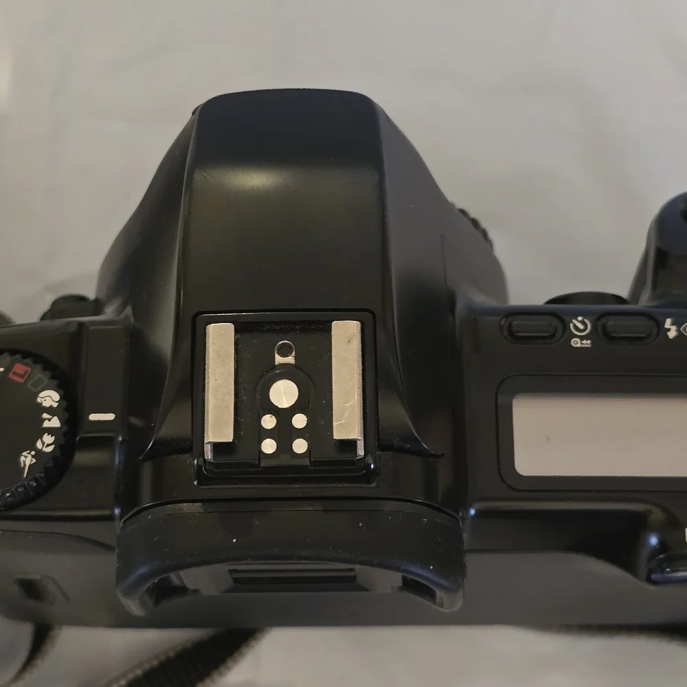 Canon EOS Rebel X S Black Camera body only like new